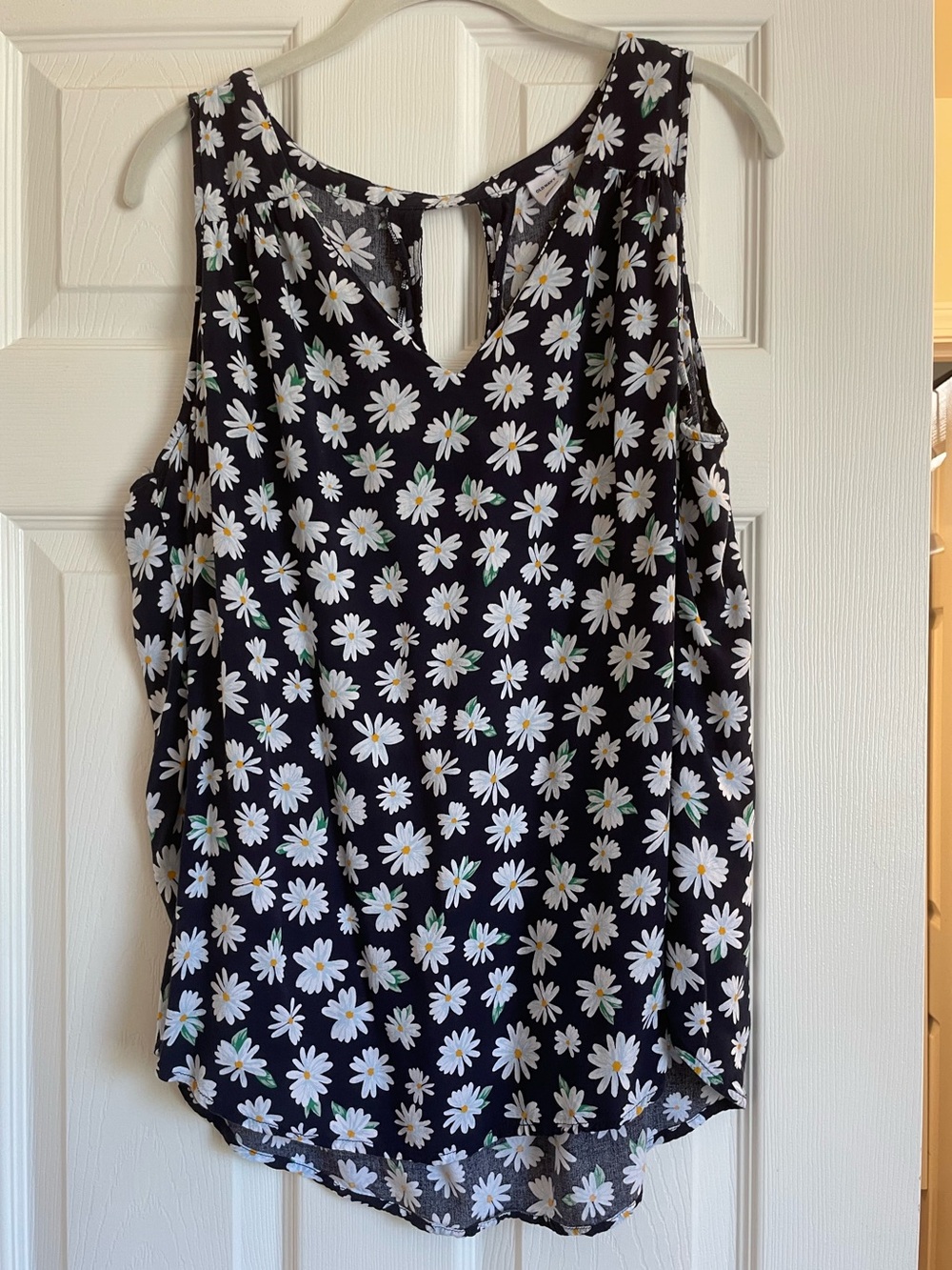 Women’s Navy Daisy Print Sleeveless Top